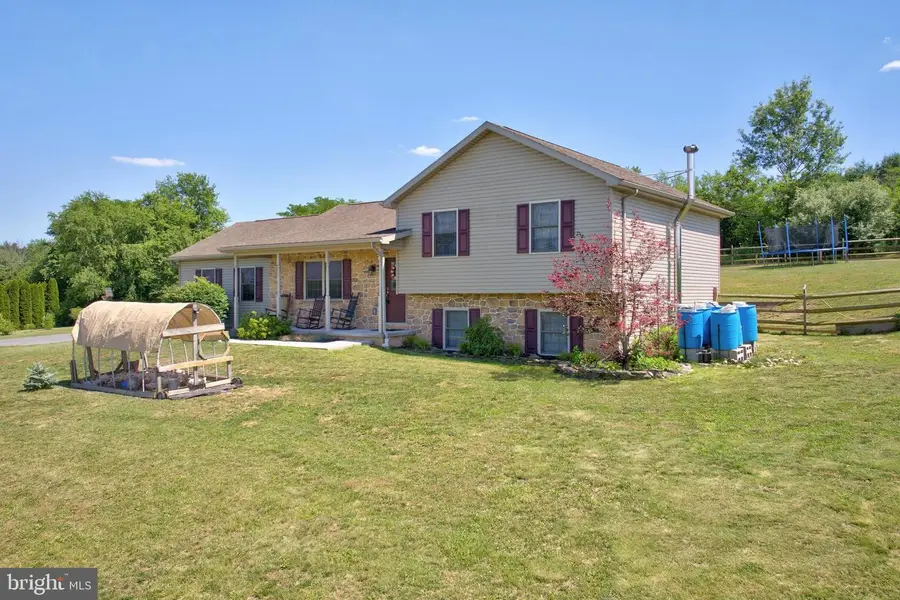 225 N Grant Rd, Thomasville, PA 17364 - #3