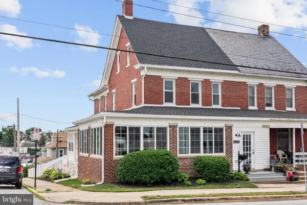 200 W High St, RED LION, PA 17356