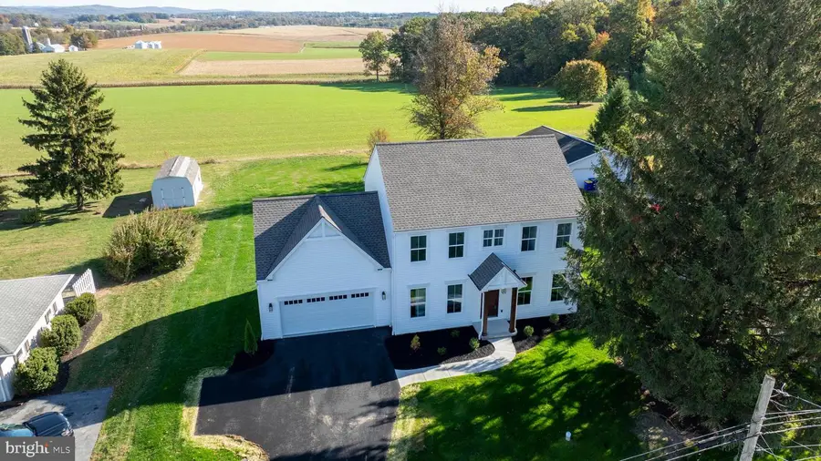 7393 Yellow Church Rd, Seven Valleys, PA 17360 - #2