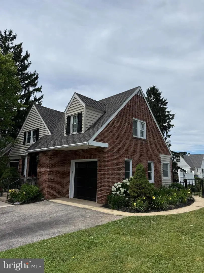 1073 Southern Rd, York, PA 17403 - #2