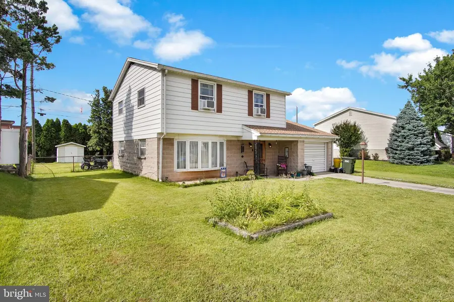 927 Marbrook Ln, York, PA 17404 - #3