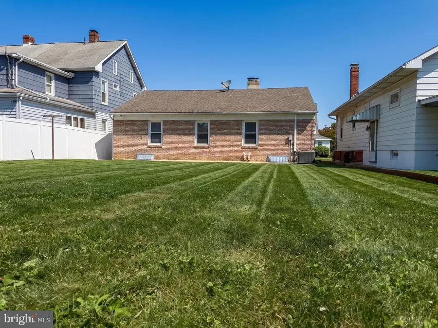106 Allegheny Ave, Hanover, PA 17331 - #3