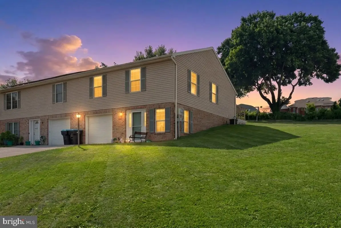 101 Shawnee Dr, Stewartstown, PA 17363 - #1