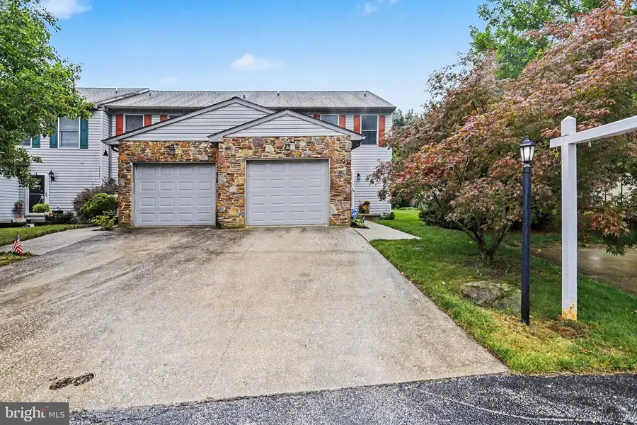 436 Springbrook Ct #e1, Hanover, PA 17331 - #2