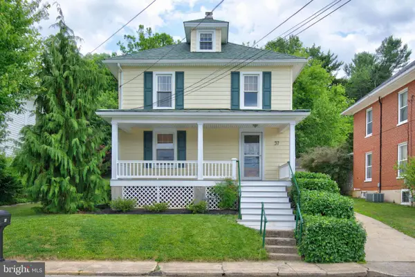 37 S Constitution Ave, NEW FREEDOM, PA 17349