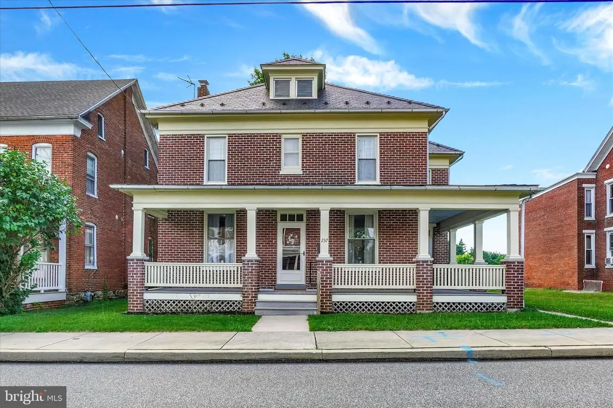 237 S Pleasant Ave, Dallastown, PA 17313 - #1