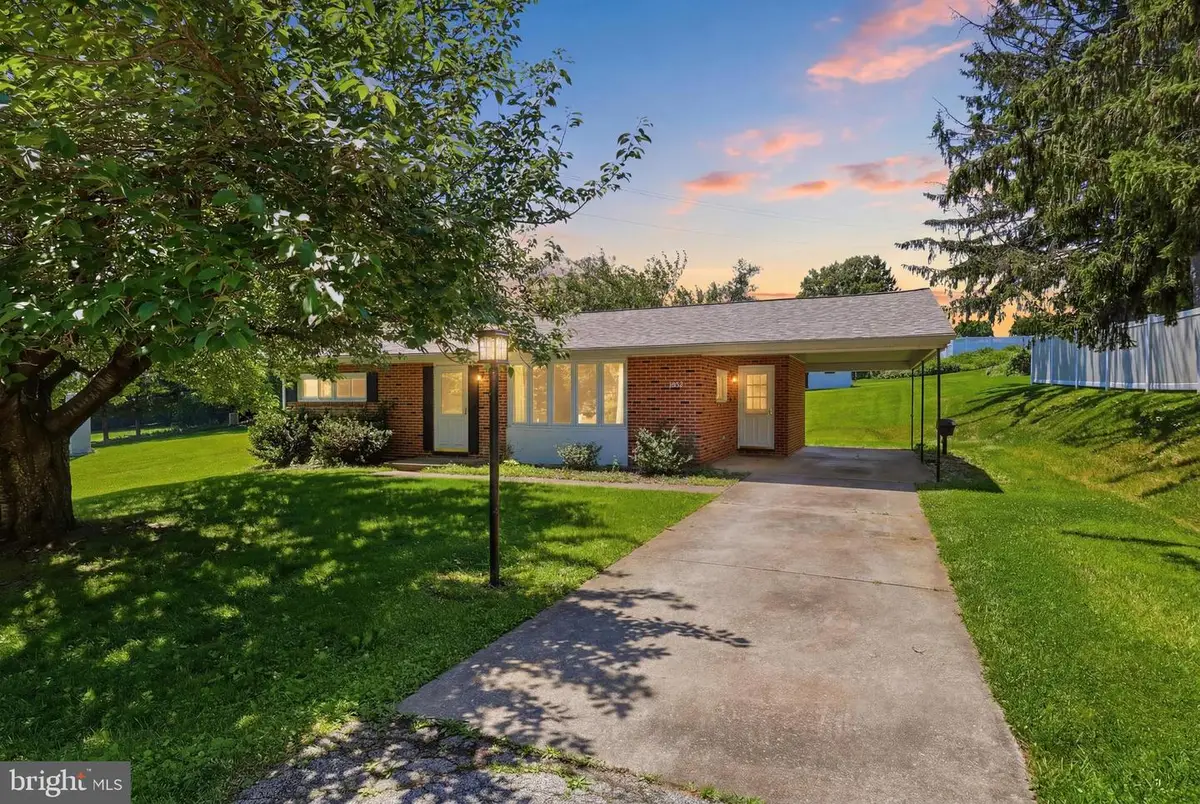 2102 Louise Ave, York, PA 17403 - #1