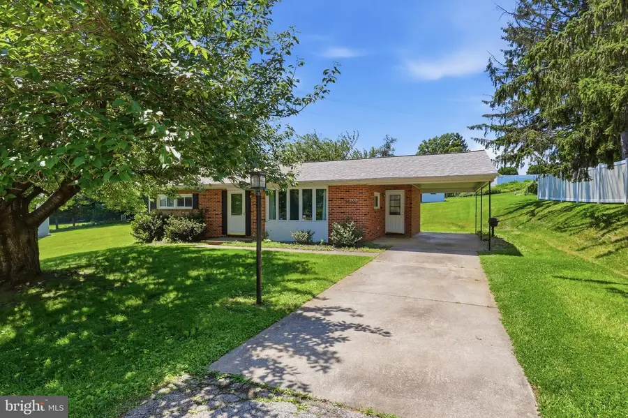2102 Louise Ave, York, PA 17403 - #2