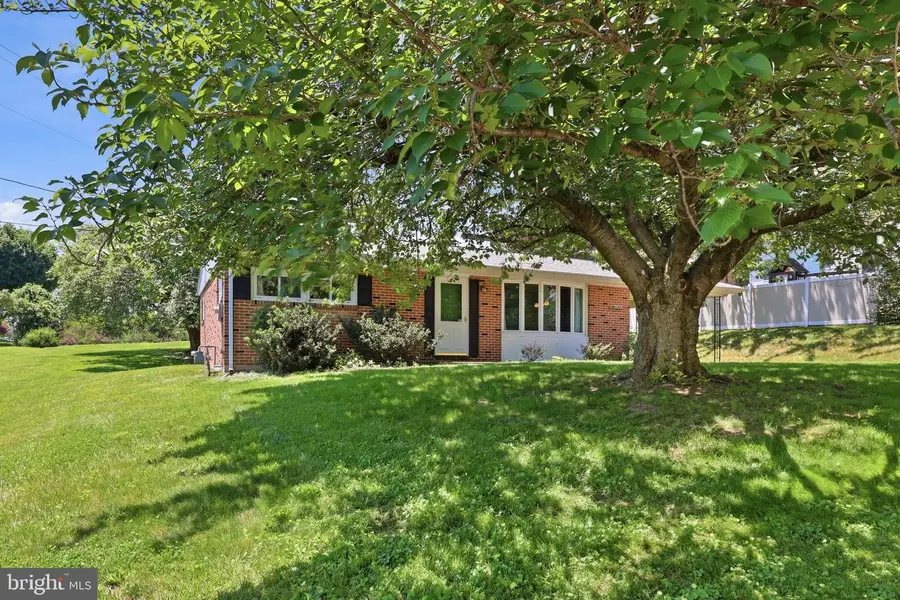2102 Louise Ave, York, PA 17403 - #3