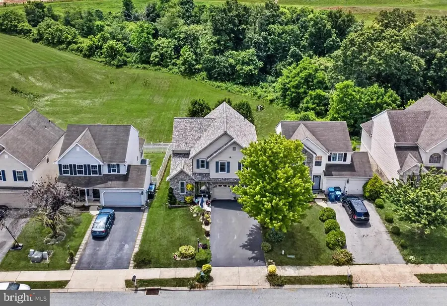 325 Thomas Armor Dr, Windsor, PA 17366 - #3