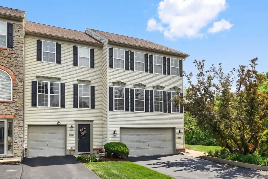 2733 Hunt Club Dr #73, York, PA 17402 - #3