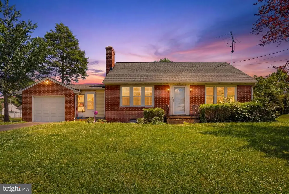 30 Hanover St, Spring Grove, PA 17362 - #1
