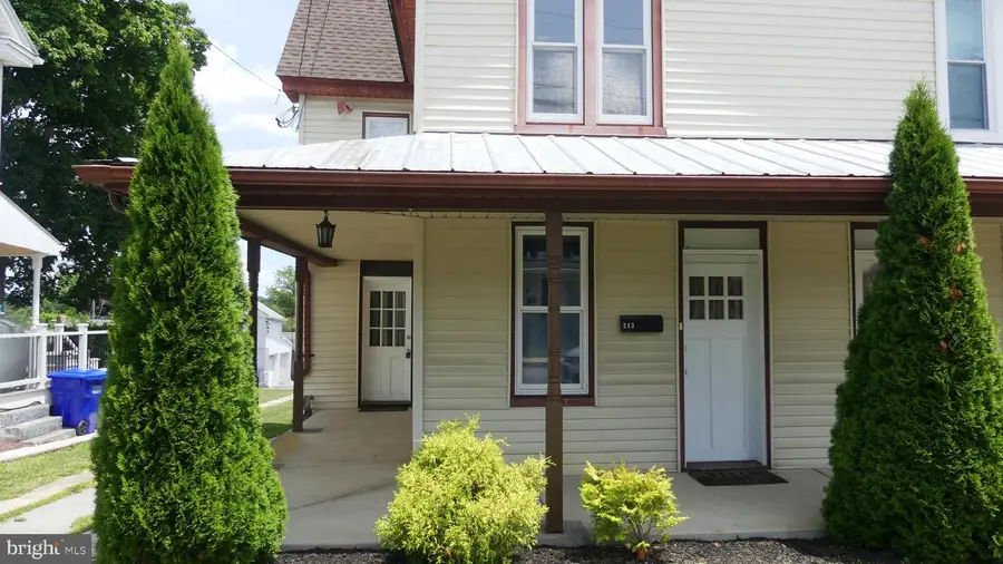 213 N Main St, Jacobus, PA 17407 - #2