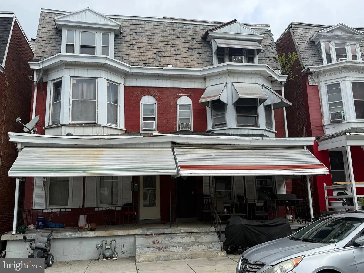 151 W Maple St, York, PA 17401 - #1
