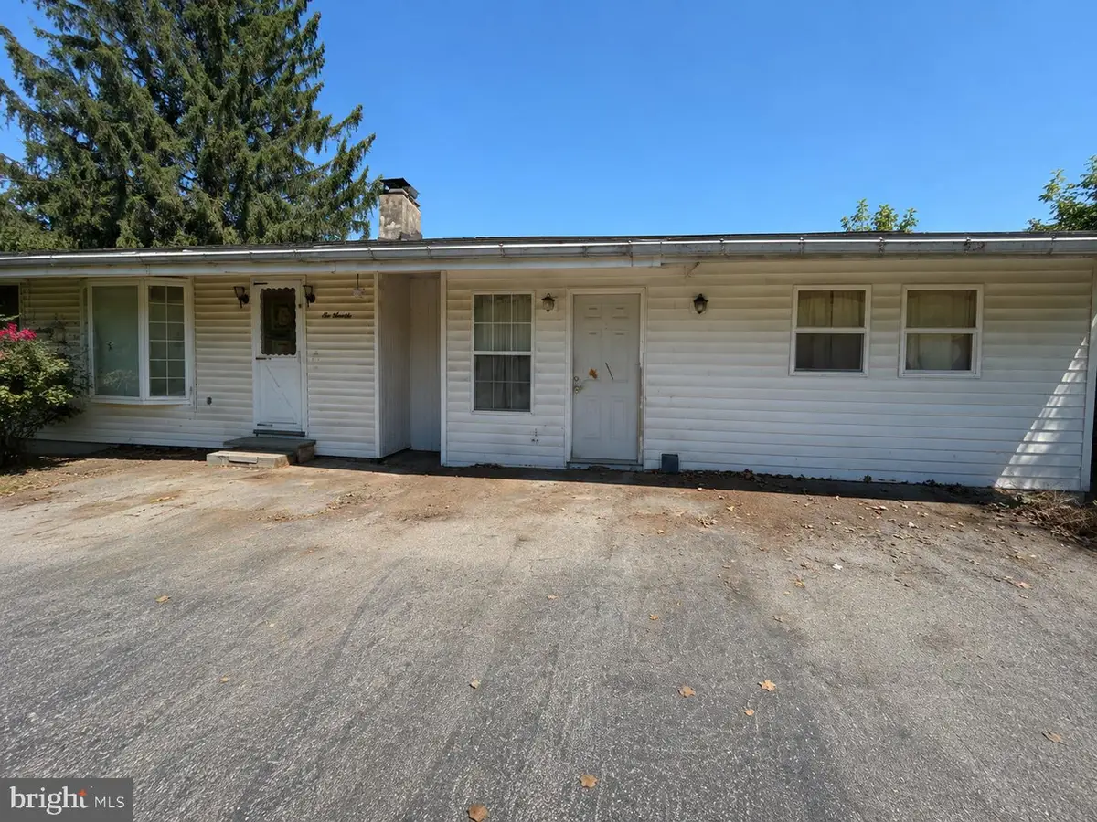 170 Evergreen Ln, York, PA 17408 - #1