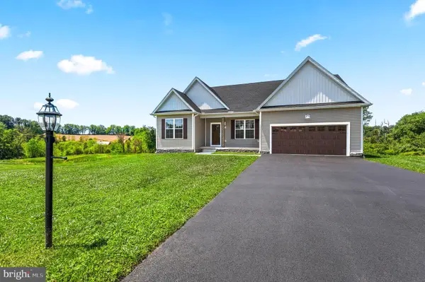 310 Steeple View Dr, HANOVER, PA 17331