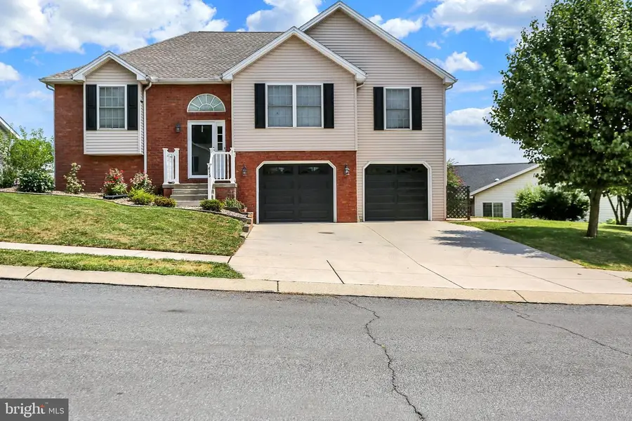 415 Clover St, Etters, PA 17319 - #3