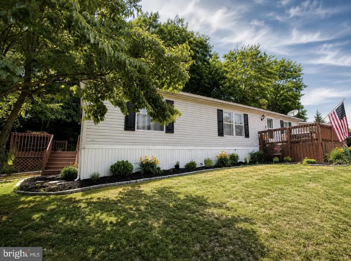 54 Cherokee Dr, Windsor, PA 17366 - #1