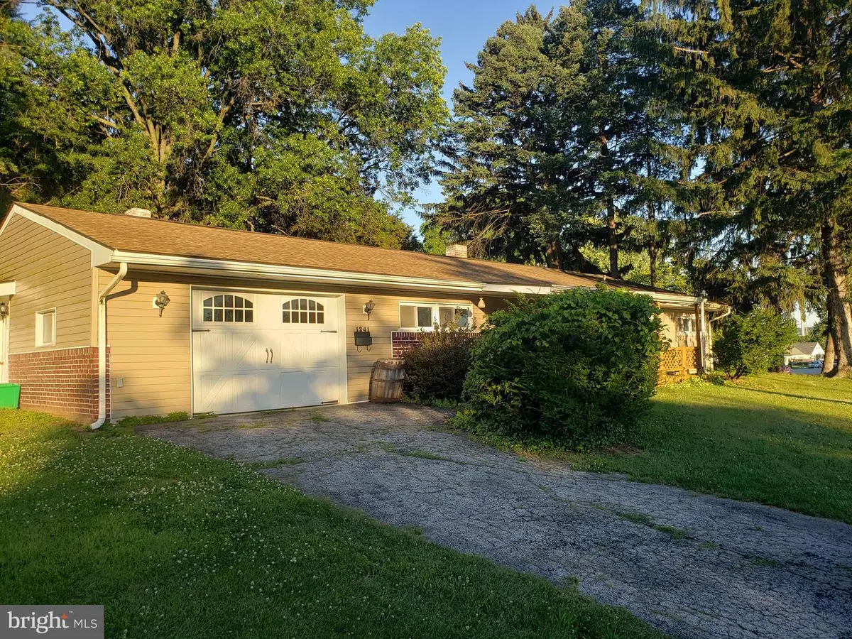 1241 Wogan Rd, York, PA 17404 - #1