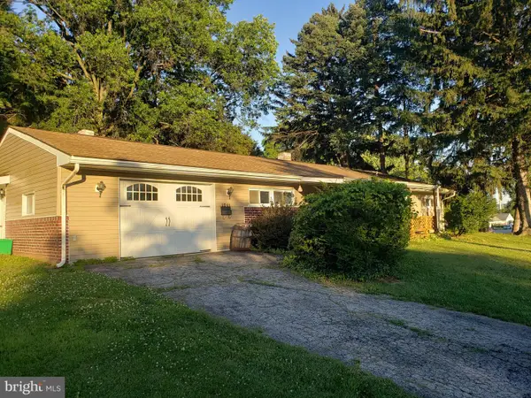 1241 Wogan Rd, YORK, PA 17404