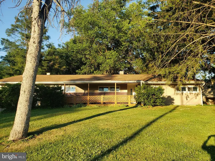 1241 Wogan Rd, York, PA 17404 - #2