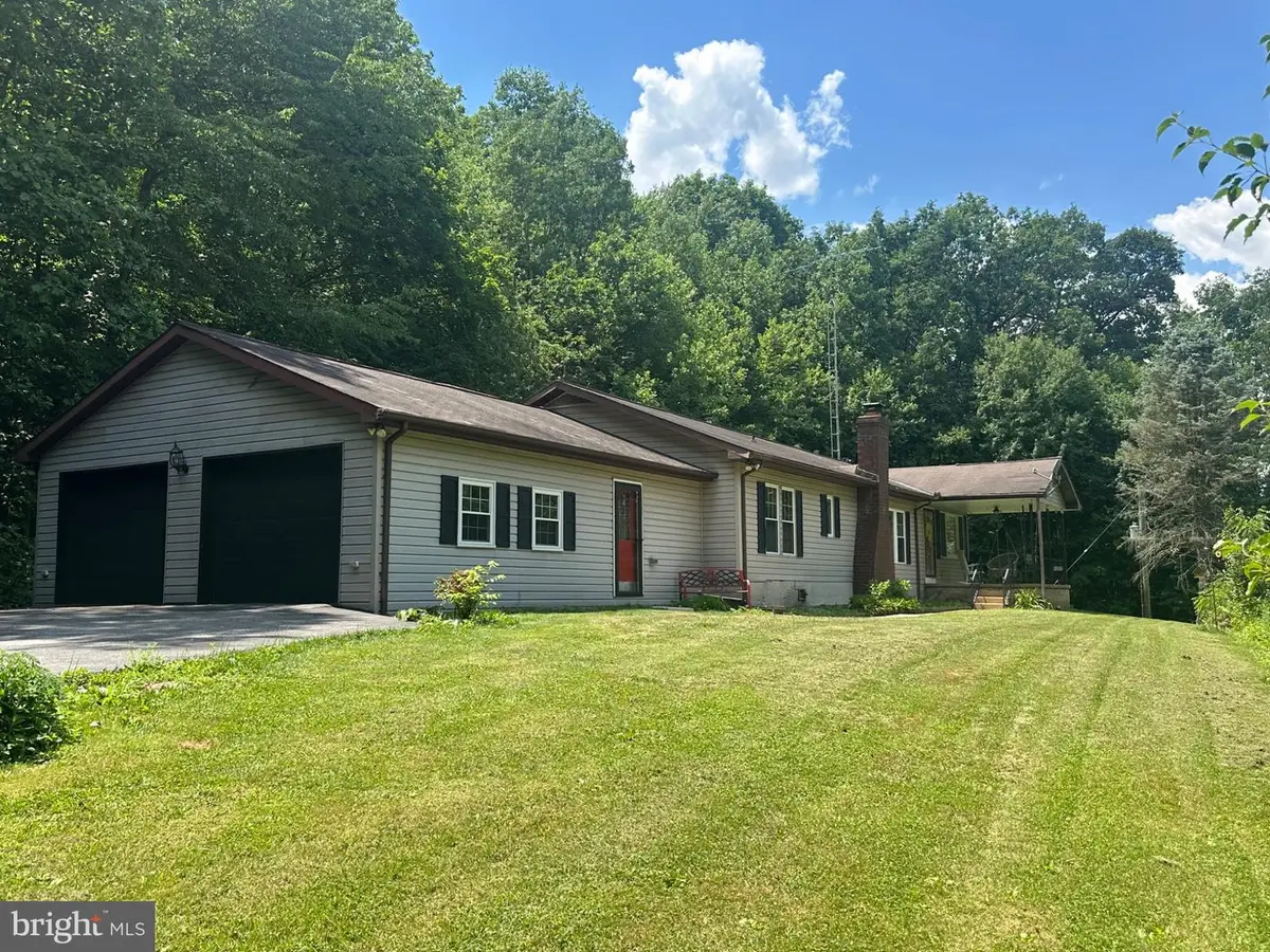7426 Spring Rd, Seven Valleys, PA 17360 - #1