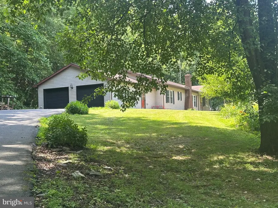 7426 Spring Rd, Seven Valleys, PA 17360 - #2
