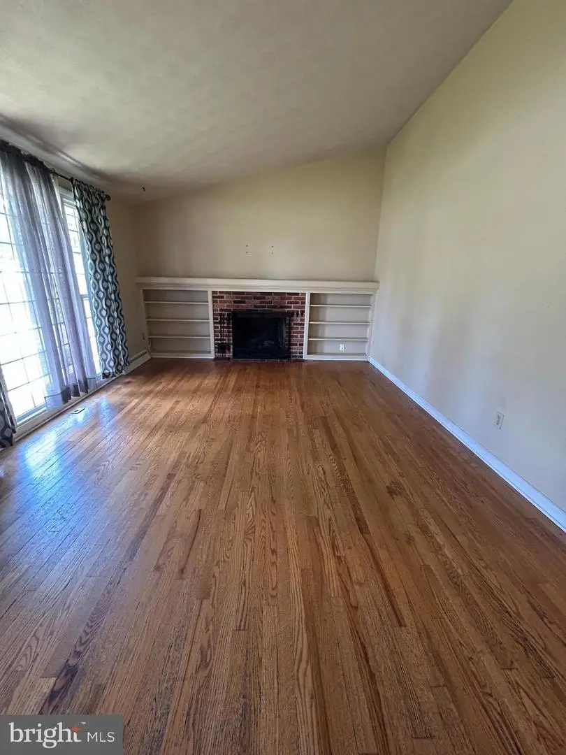 39 E Crestlyn Dr, York, PA 17402 - #3