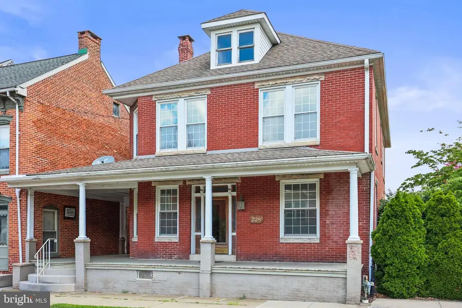 228 Baltimore St, Hanover, PA 17331 - #2