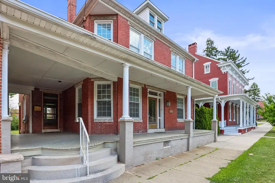 228 Baltimore St, Hanover, PA 17331 - #3