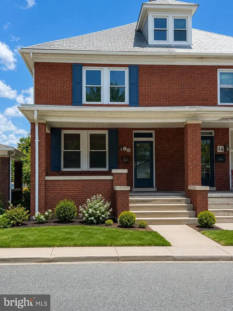 16 E Hanover St, Hanover, PA 17331 - #1