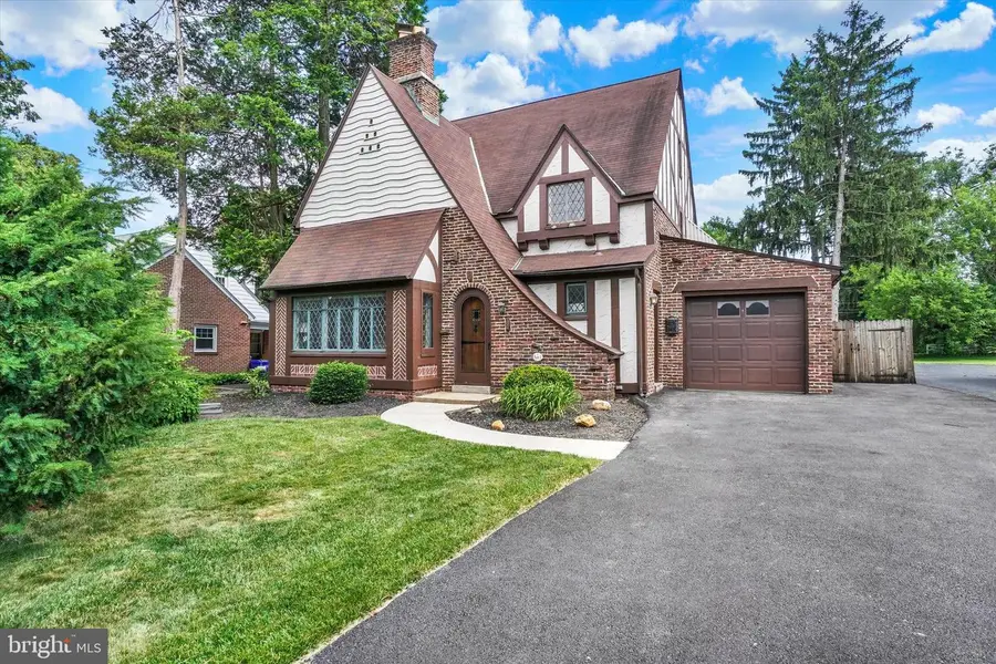 306 Elmwood Blvd, York, PA 17403 - #2