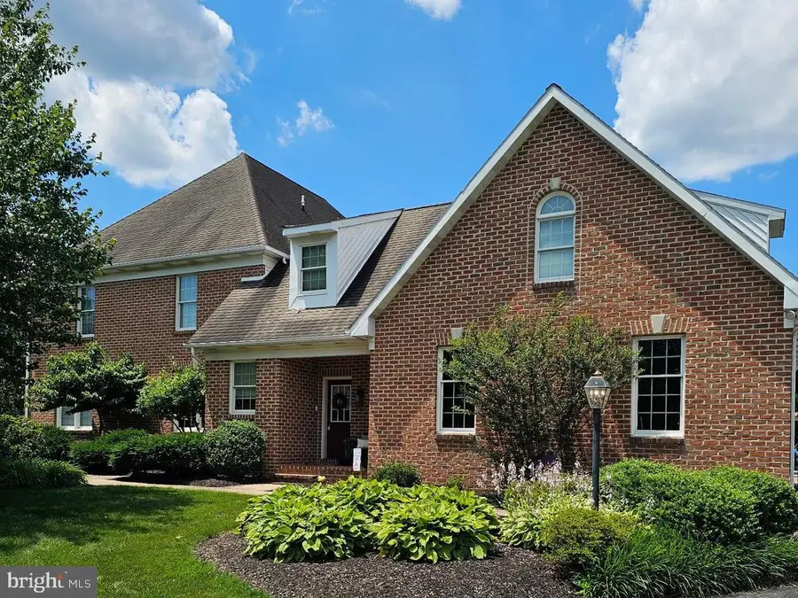 1001 Wetherburn Dr, York, PA 17404 - #2