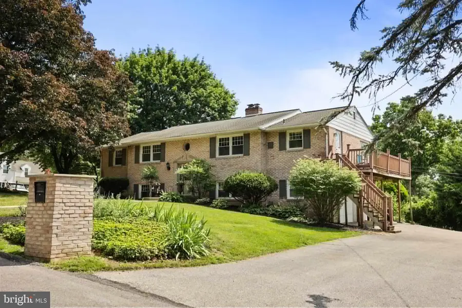 1390 Arlington Rd, York, PA 17403 - #2