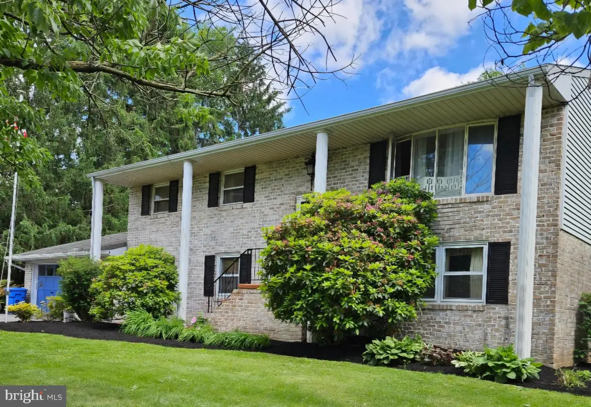 426 Jennifer Dr, New Cumberland, PA 17070 - #1
