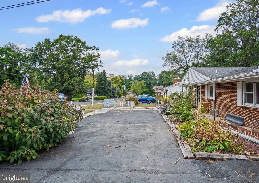 205 Oak Knoll Rd, New Cumberland, PA 17070 - #2