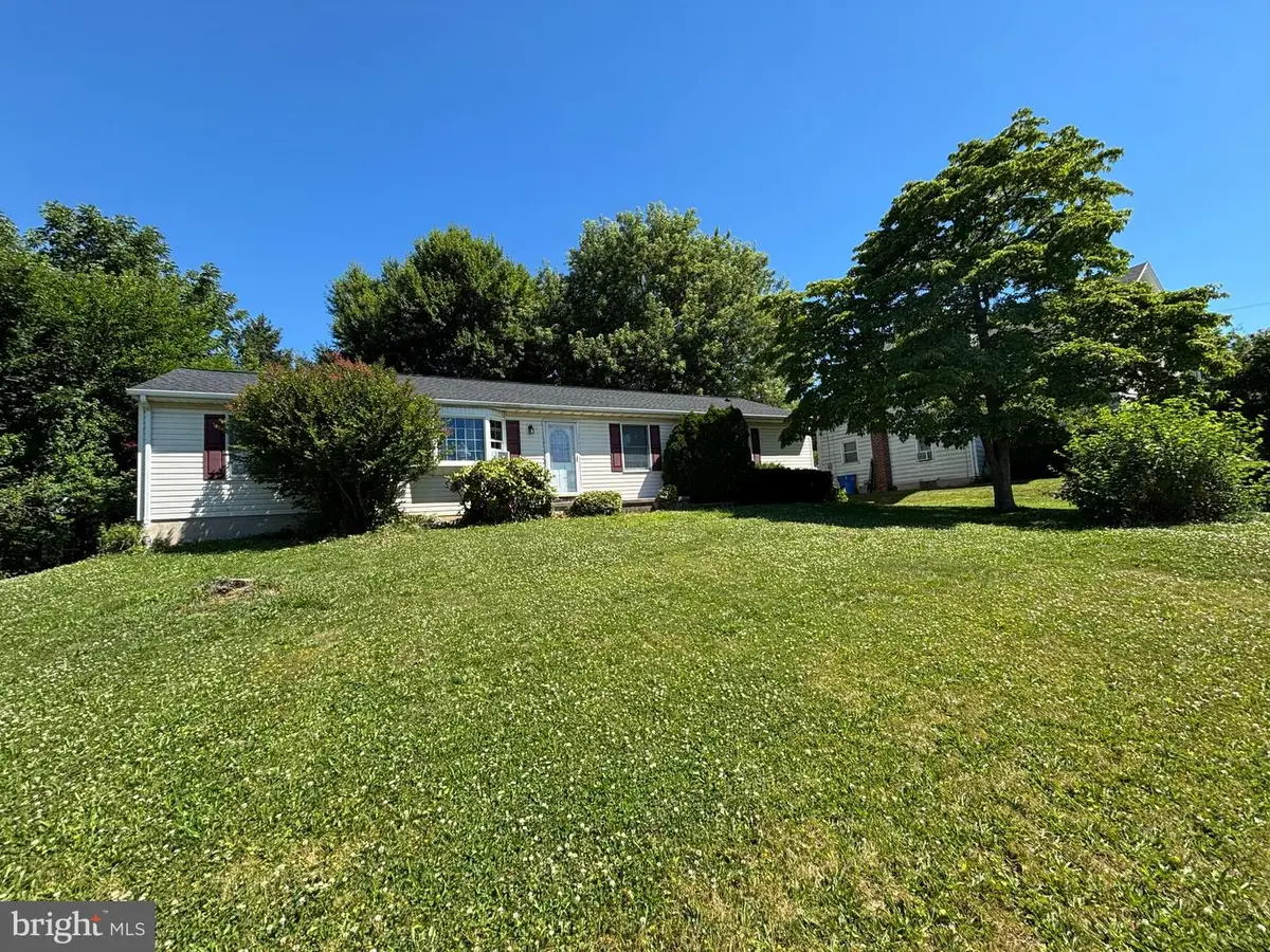 311 Cherry St, York, PA 17402 - #1