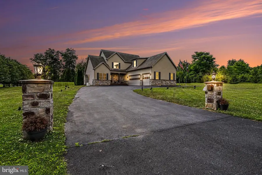 654 Old Quaker Rd, Lewisberry, PA 17339 - #2