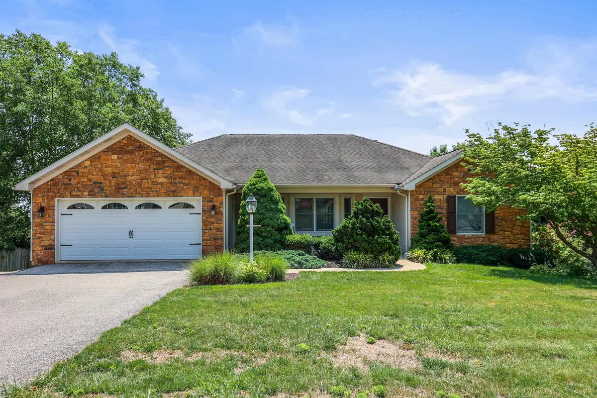 151 Overview Cir E, Red Lion, PA 17356 - #1