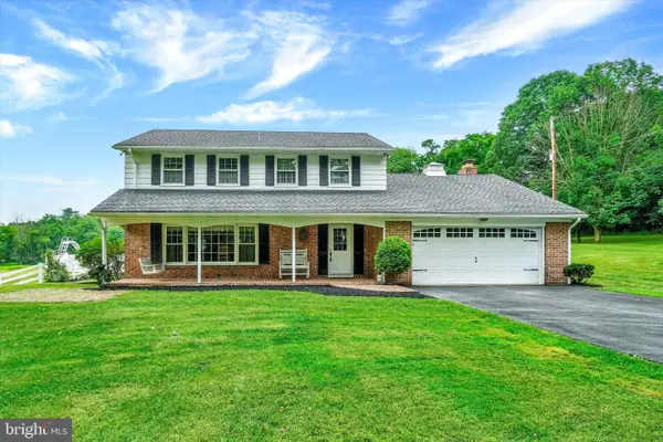 2432 Pine Grove Rd, YORK, PA 17403