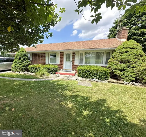 985 Fairview Dr, HANOVER, PA 17331
