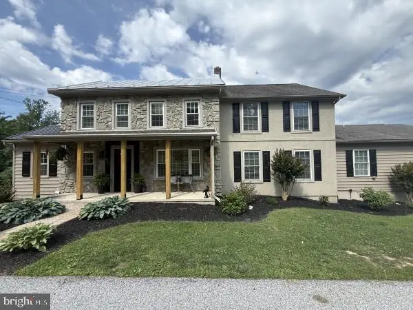 690 Academy Rd, York, PA 17406 - #1