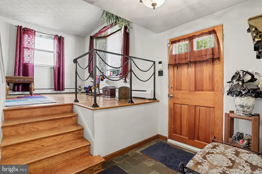 920 Northbriar Dr, York, PA 17404 - #2