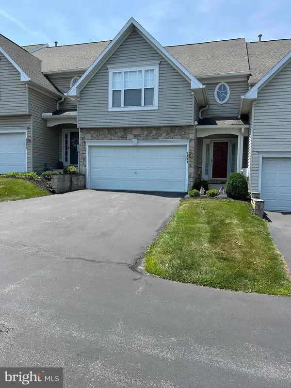 2394 E Slater Hill Ln E #12, YORK, PA 17406