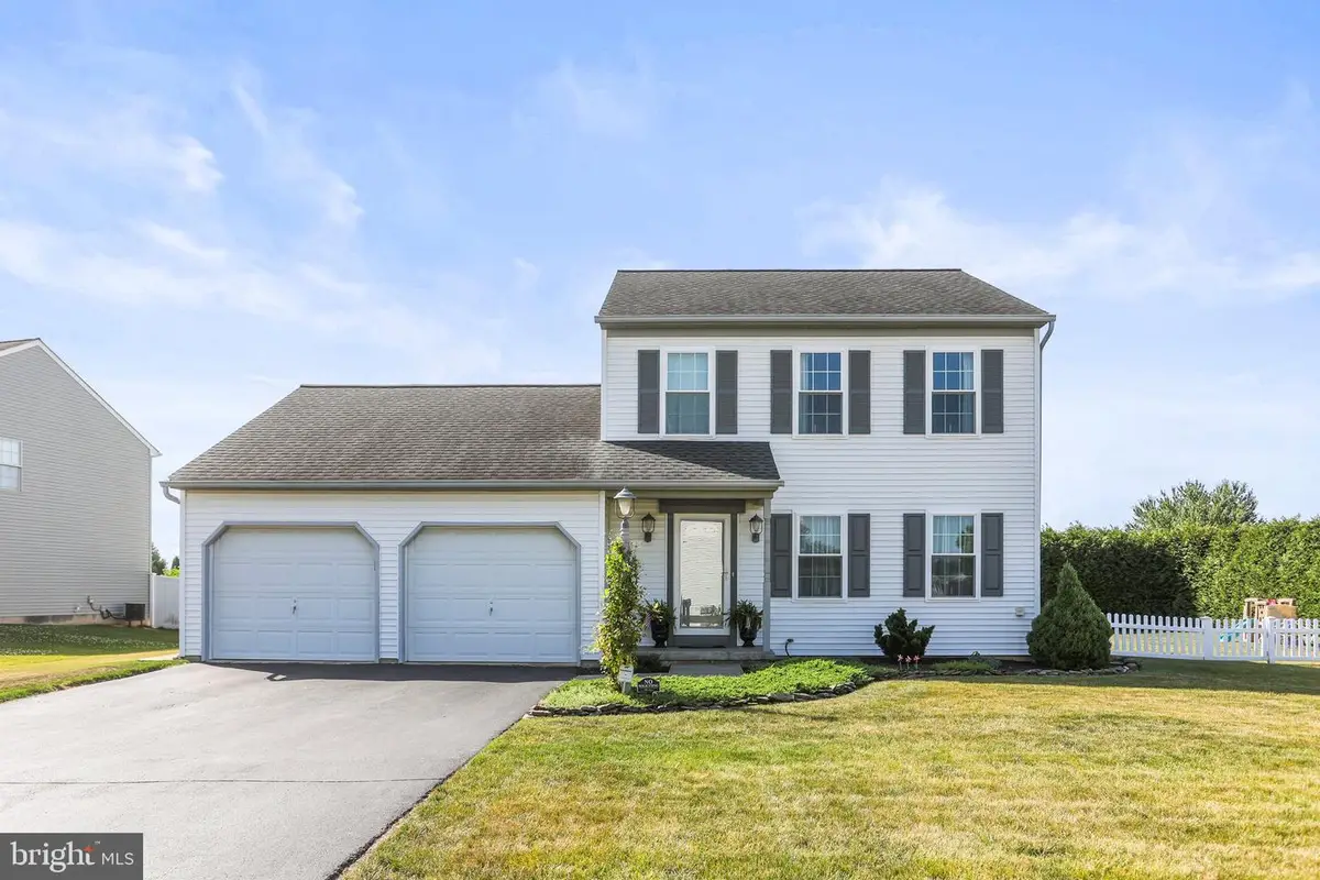 3320 Nicole Ct, Dover, PA 17315 - #1