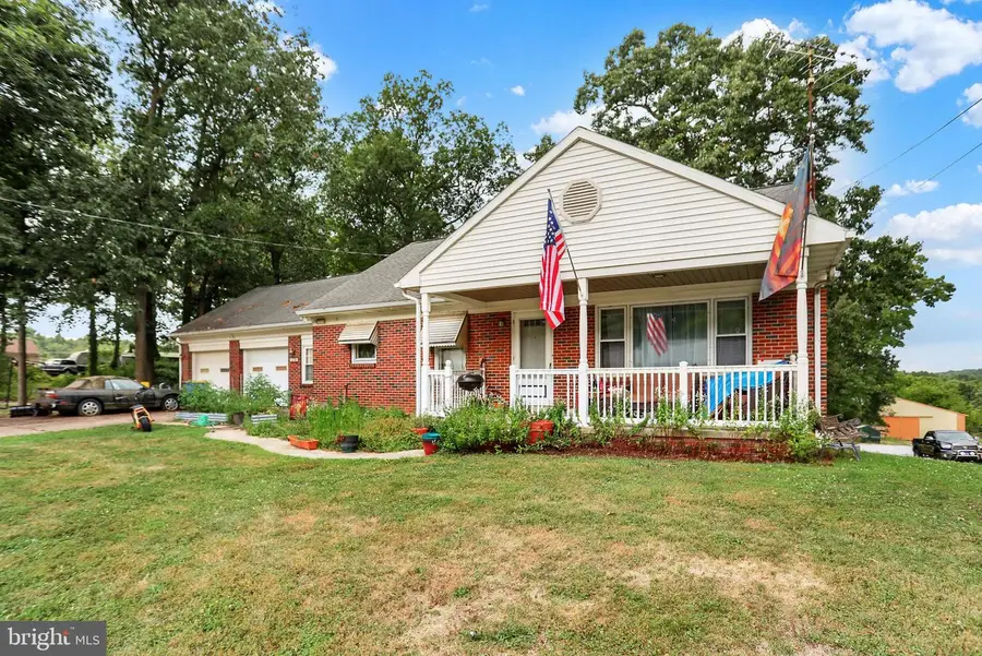 1802 Dubs Church Rd, Hanover, PA 17331 - #2