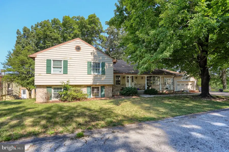1884 Dubs Church Rd, Hanover, PA 17331 - #2