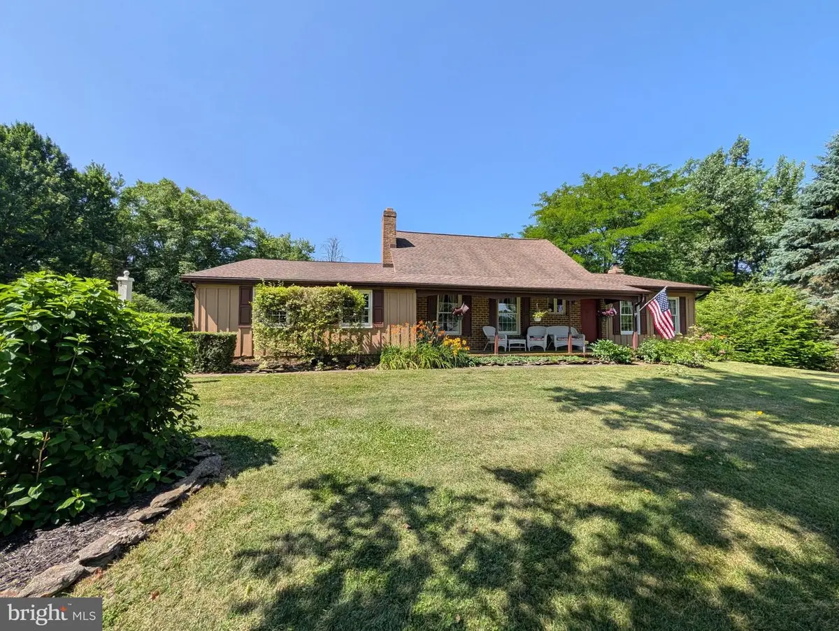6163 Steltz Rd, Glen Rock, PA 17327 - #1