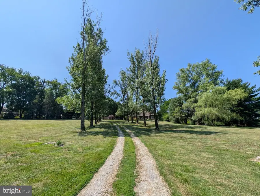 6163 Steltz Rd, Glen Rock, PA 17327 - #2
