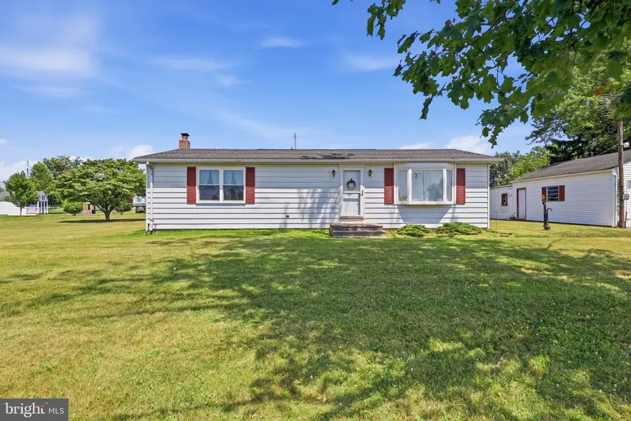 5413 Waltersdorff Rd, Spring Grove, PA 17362 - #2